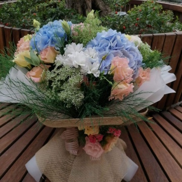 Şık tasarlanmış buket