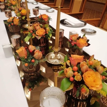 Oval masa davet organizasyon